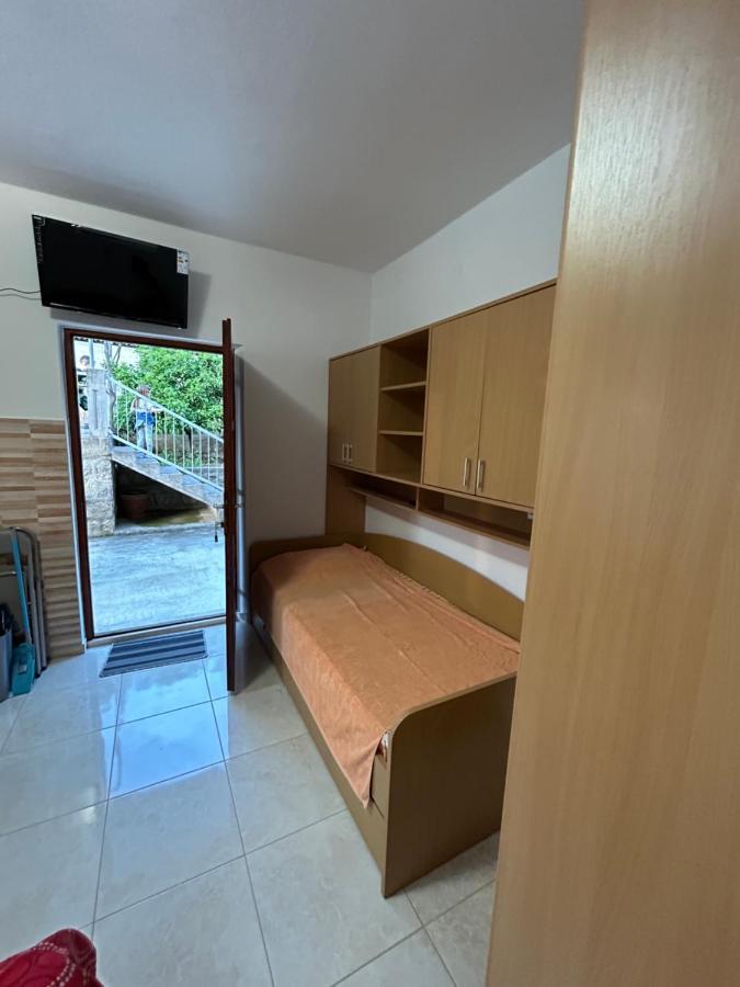 Lazarus Bigova Apartments Tivat Exterior foto